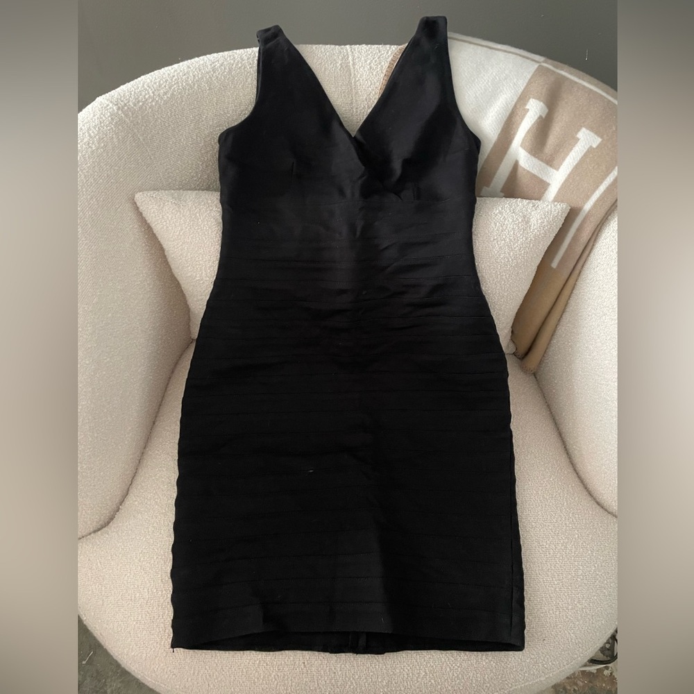 Express V-Neck Black Bodycon Ribbed Mini Dress - Picture 2 of 7